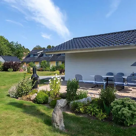 In Mit Terrasse Holiday home *